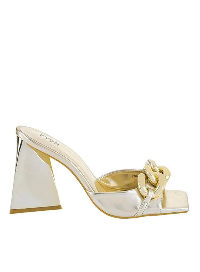 فايور Chain Detail Pyramid Heel Sandal BWR 024